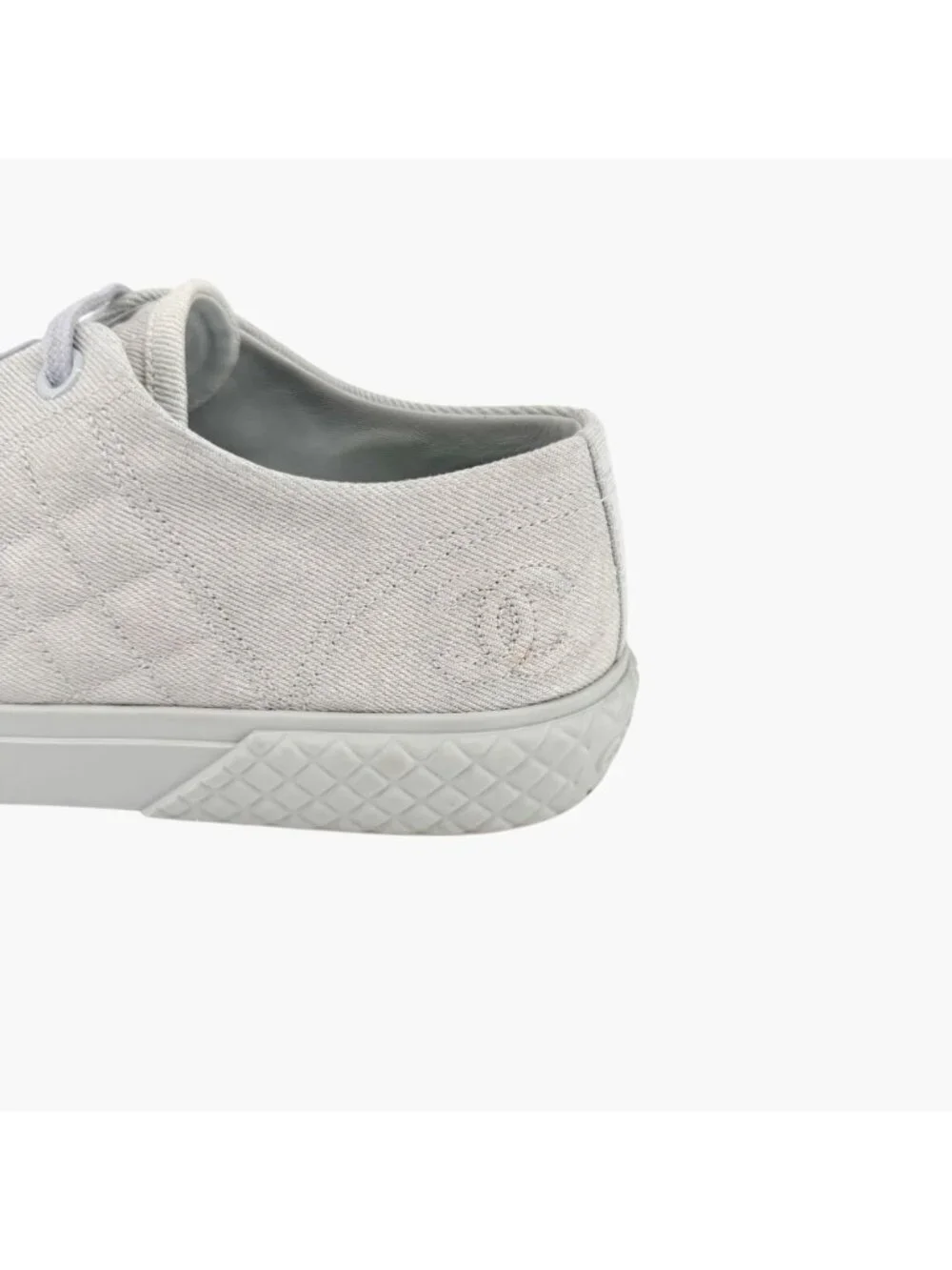 Chanel Quilted Low Top Denim Sneakers Size 39 US 8-8.5 Blue Gray Canvas CC